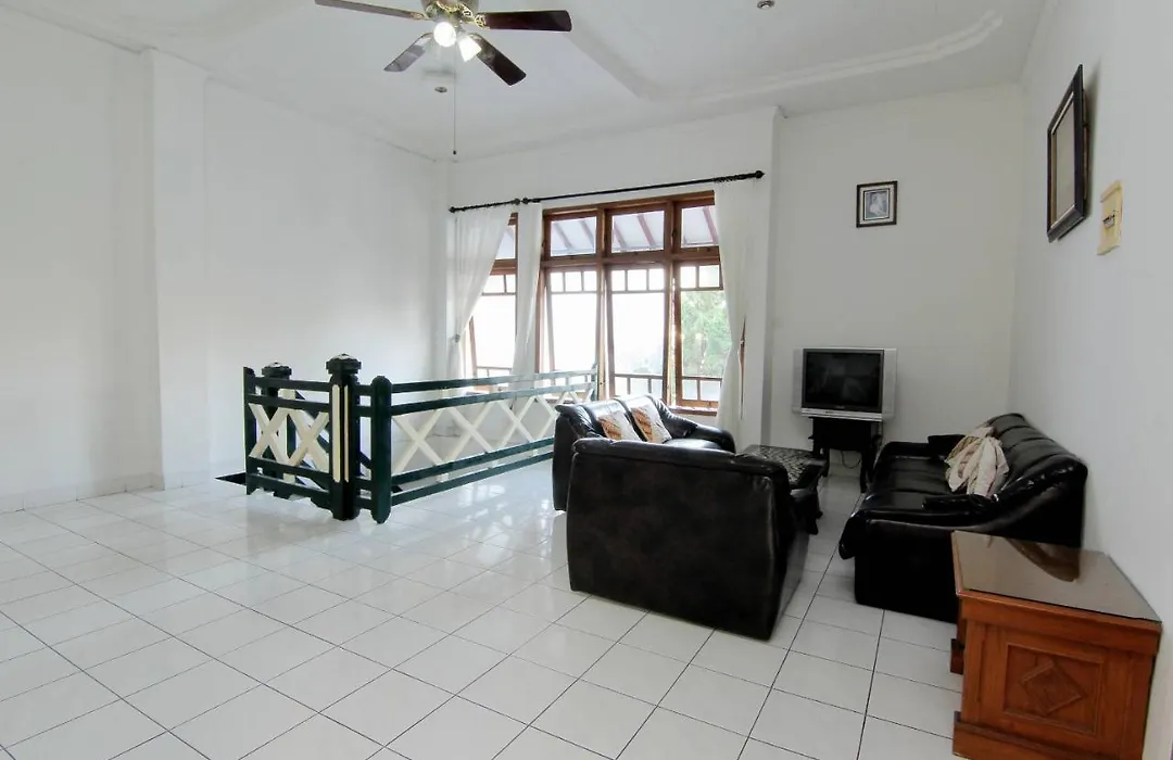 Hotel Fevytra Syariah-1